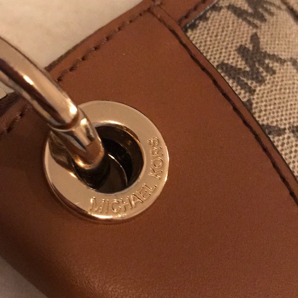 Michael Kors purse - Picture 6 of 6